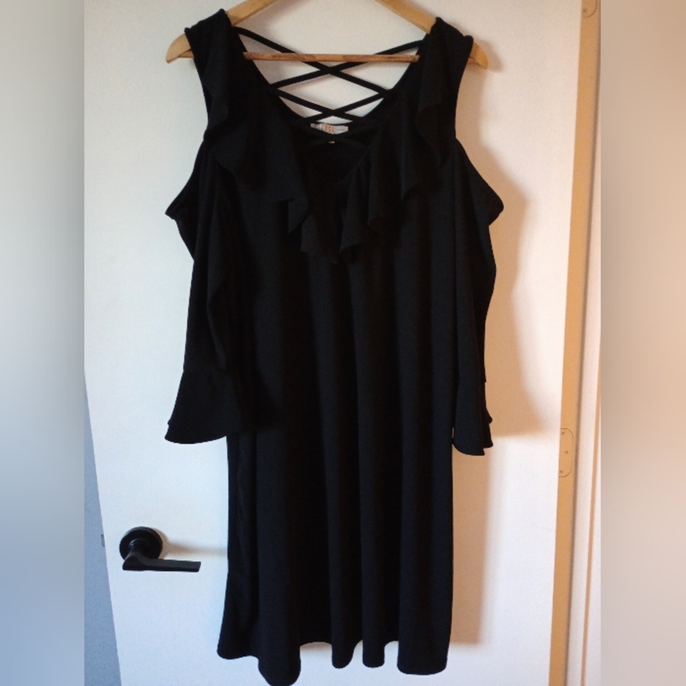 Black Cold Shoulder Strappy Ruffle Boho Dress Size 1X